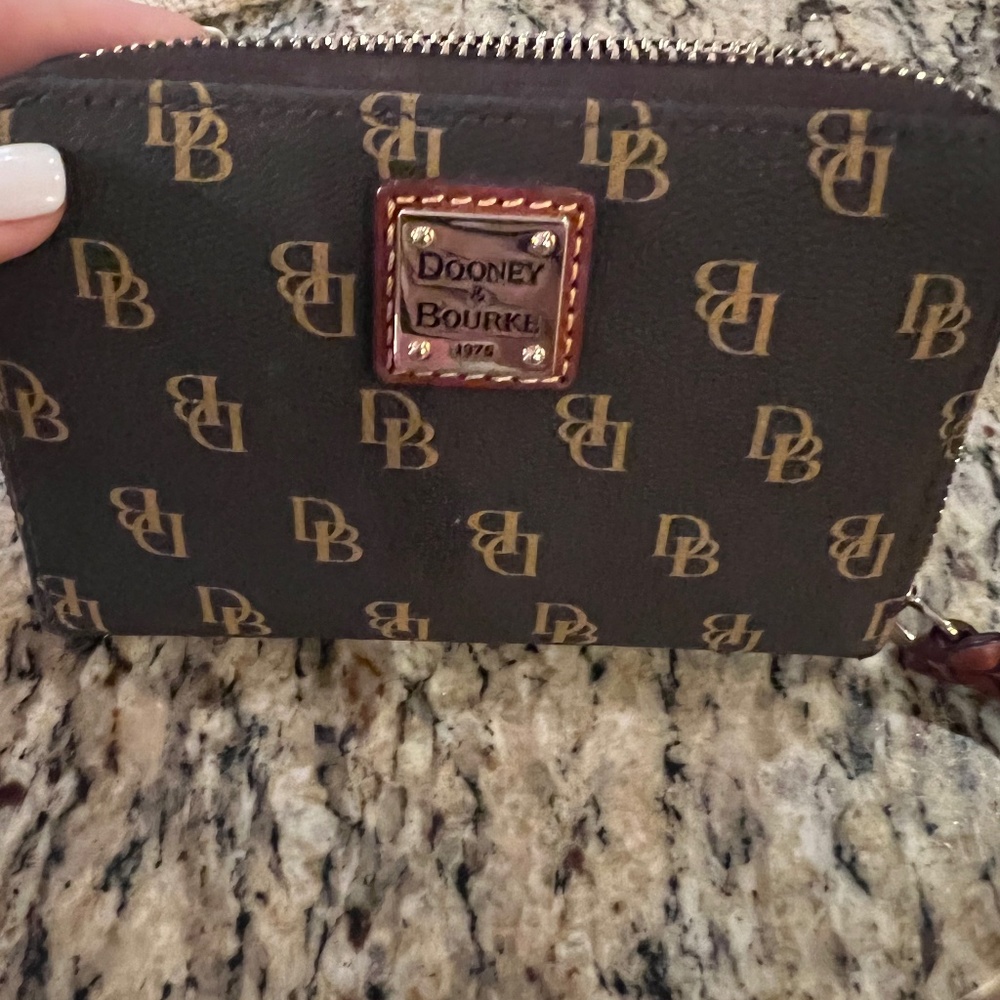 Dooney and bourke wallet